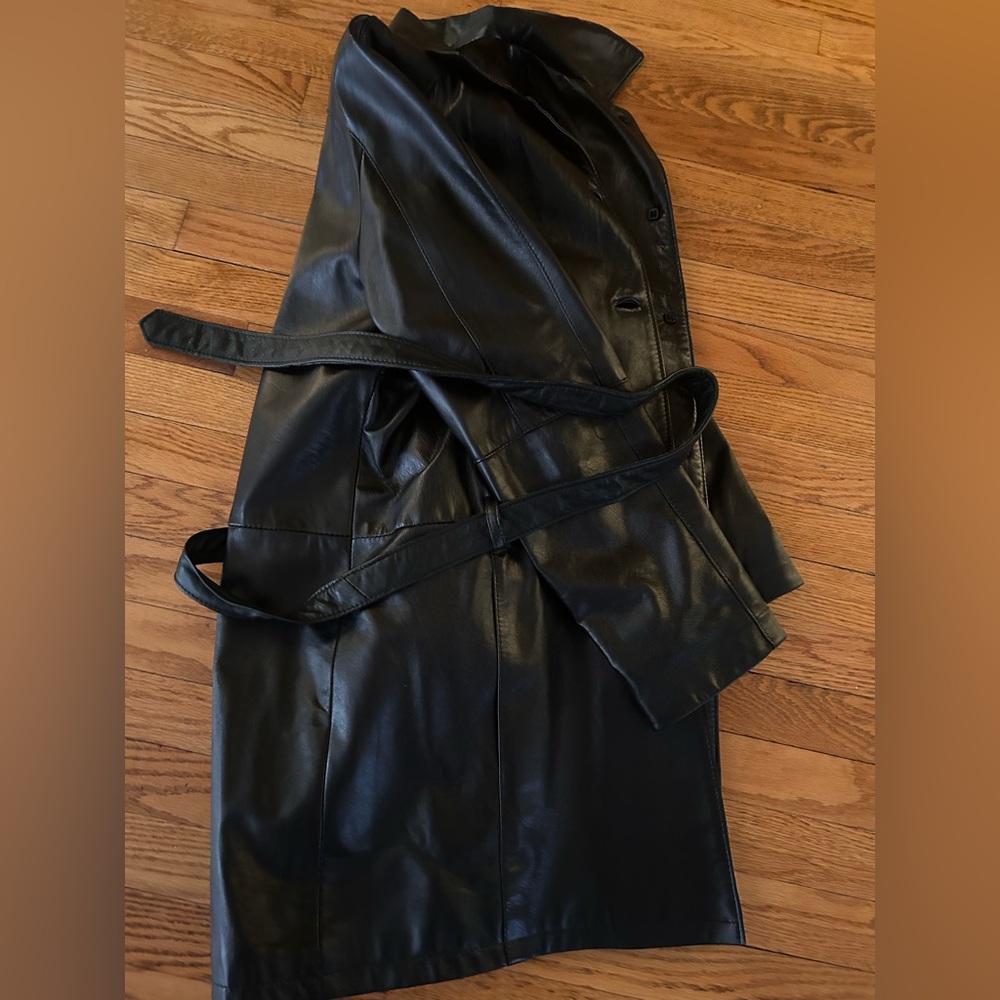 Vintage Women Black Genuine Leather coat from Dimitri collection